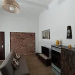 Dimora Saracina بيت للعطل *